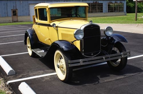 1931 ford model a yellow body, black fenders - excellent condition