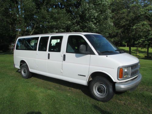 Chevrolet express 3500 15 passenger van