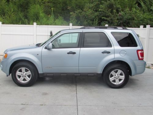 Purchase Used 08 Escape Hybrid Electric 4wd Sunroof Leather 08 Escape Hybrid Electric 4wd Sunroof Leather Satellite 34 Mpg Awd 4x4 Knoxville Us 8 950 00