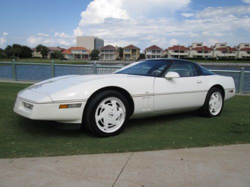 ***1988 35th anniversary c4 corvette original 29k miles and zero accidents***