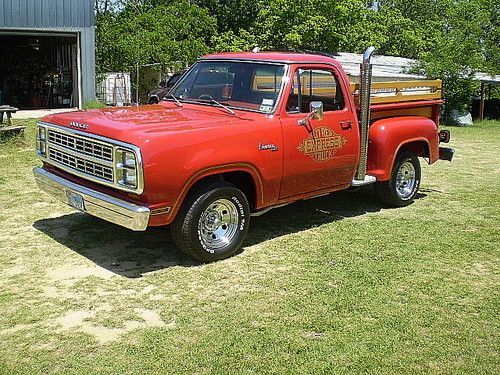 1979 dodge little red express truck    very nice!