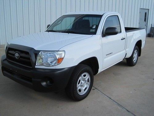 2008 toyota tacoma reg cab 2.7l 4cycl auto 1 owner great on gas