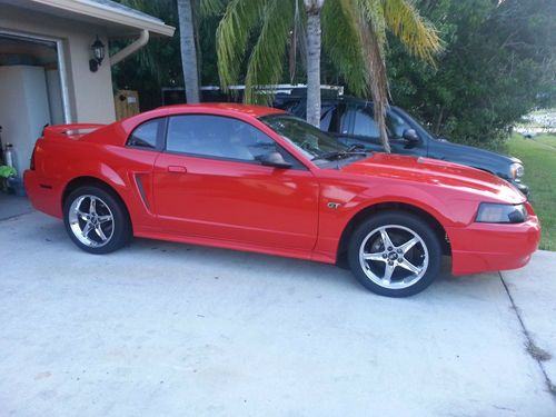 2000 ford mustang gt looks and runs great