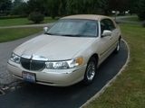 2000 lincoln towncar, 43kmiles, showroom condition