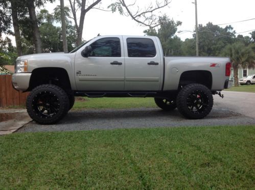 2007 chevrolet silverado 1500 z71 rough country lifted 10.5&#034; on 22x37&#039;s