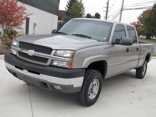 Very nice diesel duramax truck! 4x4 ! air ride system ! serviced! no reserve! 03