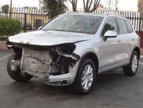 2014 volkswagen touareg sport damaged salvage runs! only 554 miles wow like new!