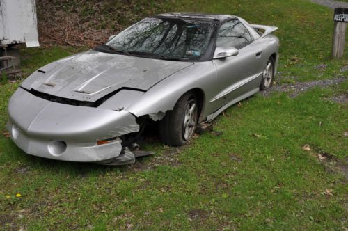 Pontiac trans am firebird lt1 350  body damage  parts car complete  no reserve !
