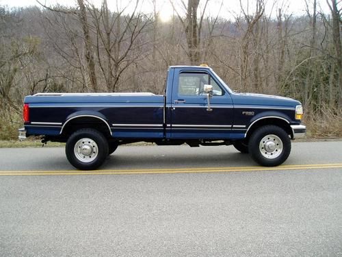 1995 ford f-250 hd xlt .. 1 owner .. 5 speed .. low miles ... 1 awesome truck ..