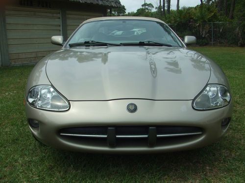 Sharp 1997 jaguar xk8 drives flawlessly with beautiful leather and all power!
