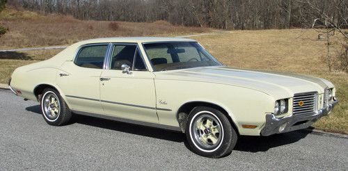1972 oldsmobile cutlass sedan, only 38,000 miles!