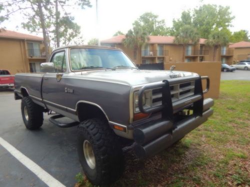 1985 lifted full sized pickup
