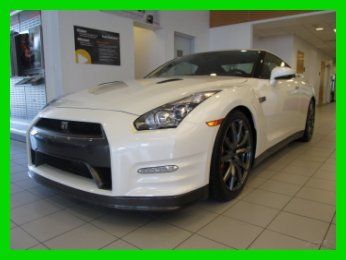 14 new white 3.8l v6 dual clutch awd gtr coupe *navigation *rear view camera