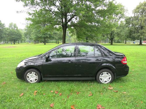 2010 nissan versa great condition gas saver 1 owner black automatic  low reserve