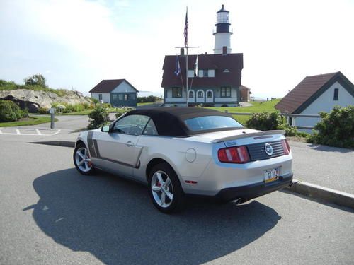 Ford mustang gt convertible premium w/ warranty and pre-paid service!! stunning!