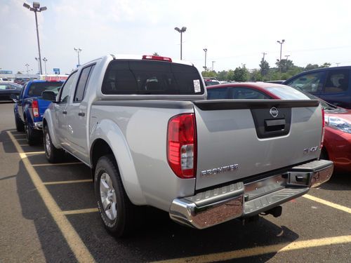 2013 nissan frontier sv cc 4x4 once in a lifetime deal
