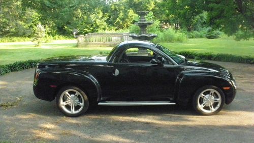 2004 chevy ssr 3.5 l,v-8, 91,000 miles, fully loaded, bose stereo,one owner