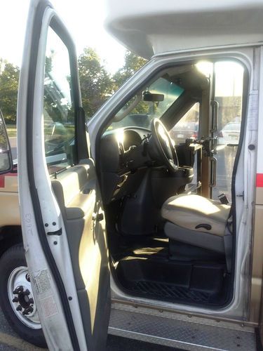 Ford Certified Pre Owned >> Buy used 2006 Handicap Ford E-350 Super Duty Base Cutaway ... Ford Certified Pre Owned >> Buy used 2006 Handicap Ford E-350 Super Duty Base Cutaway ...
