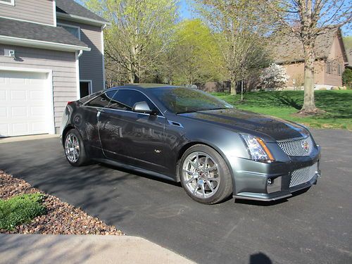 2011 cadillac cts v coupe 2-door 6.2l