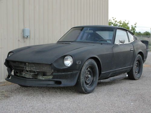 V-8 datsun 240z, 350 chevy, jtr, 300zx limited slip, 4 speed