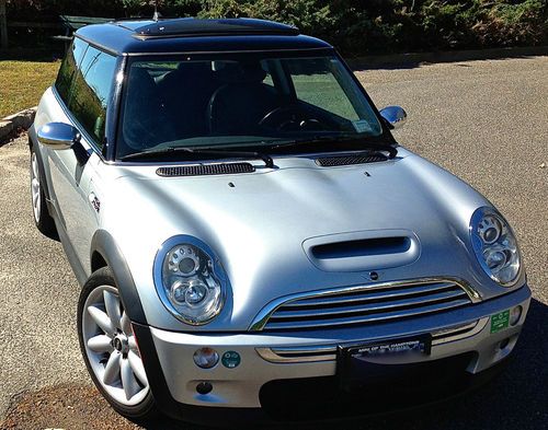 2005 mini cooper s fully loaded sports and premium pkg nav excellent condition