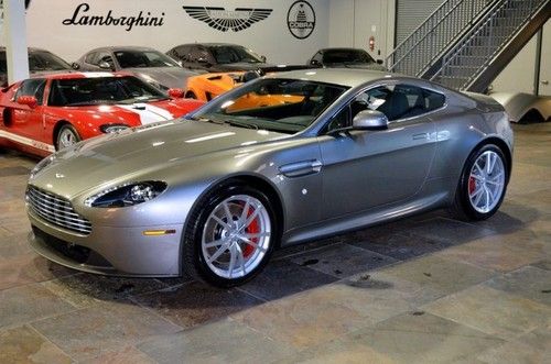 V8 vantage coupe 4.7l v8 420 hp 6-speed manual leather new tungsten nav