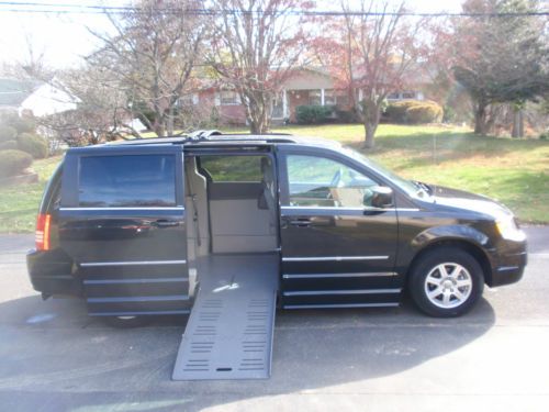 2010 Chrysler Town And Country Interior