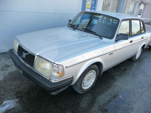 1993 volvo 240 dl classic swedish sedan