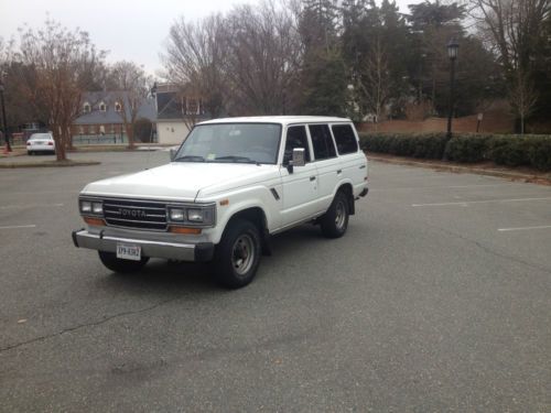 White 1989 toyota land cruiser fj 62 good condition