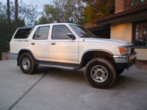 4x4 sr5 low miles 2 ca. adult owners 100% orig. paint never off road nor paint