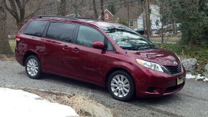 2011 toyota sienna le all wheel drive