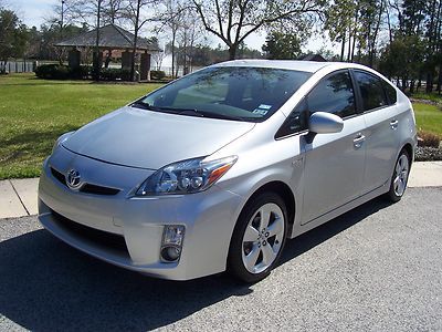 2010 prius with  leather, navigation, jbl sound,  led headlights