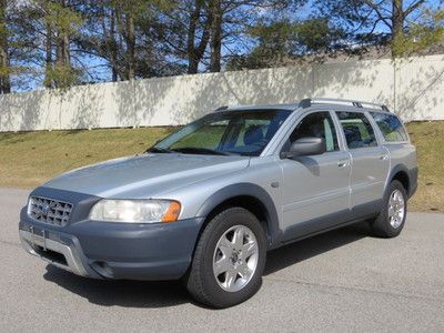 Awd xc-70 low miles well serviced wagon new transmission smoke free