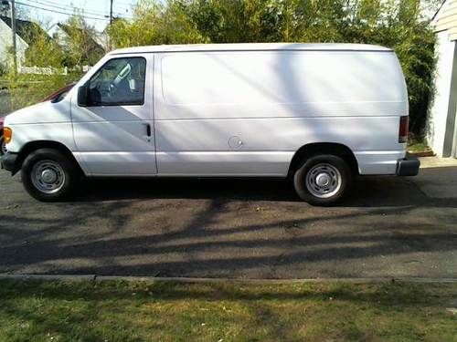 2005 ford e-150 white contractor van 2-door 4.6l, 106,000 miles