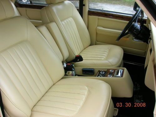 1985 rolls royce, silver spur, 37,117 miles,great condition,nice interior,paint.