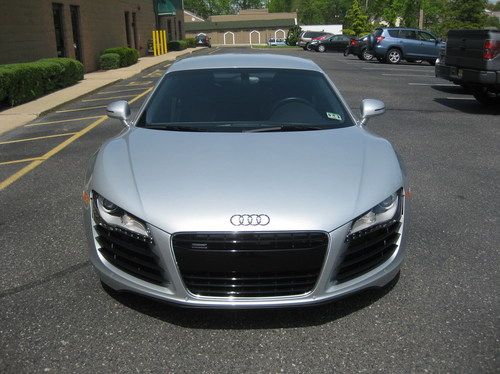2008 audi r8 r-tronic coupe 2-door 4.2l low miles high options