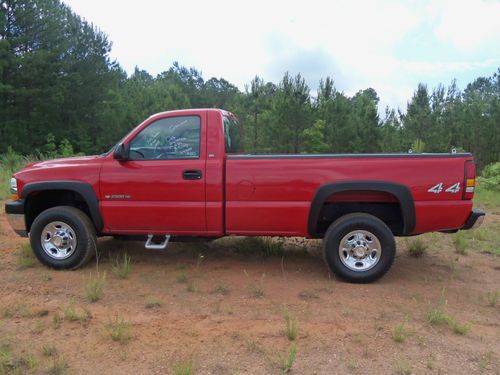 2002 chevrolet 2500 hd 4x4 6.0l v8 only 68,000 miles