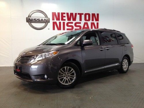 2012 toyota sienna xle very nice clean carfax call me today