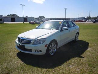 2009 white 4dr sdn 3.0l luxury 4matic!