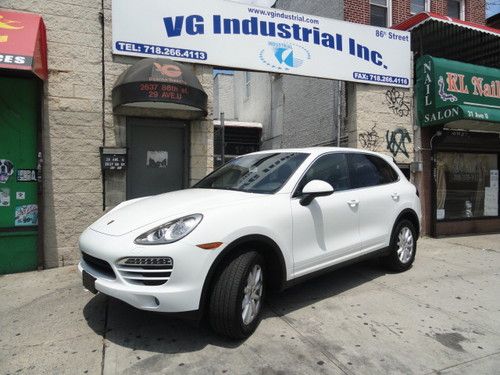 2013 porsche cayenne v6 white on black low msrp perfect for export title in hand