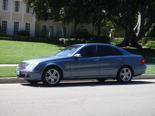 2005 mercedes e500 4matic "all wheel drive" meticulous dealer maintained