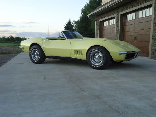 Rare numbers matching 1968 427 corvette convertible 4-spd - documentation 2 tops