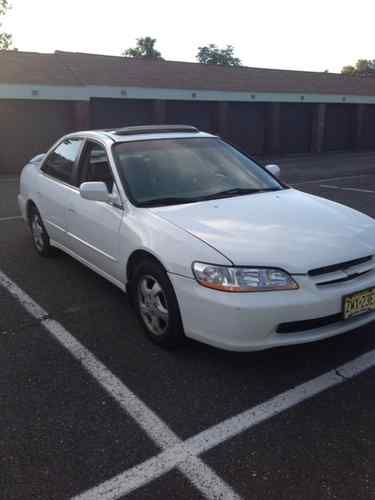 98 honda accord ex-l 110k with salvage title fixer upper or parts car quick sell