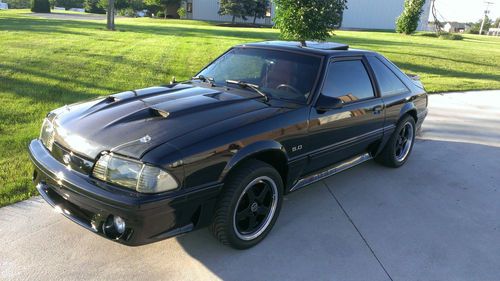 1988 ford mustang gt nice and clean, nice paint done right, new wheels and more!