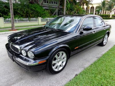Florida 04 xj8 navigation winter pkg prestige and luxery clean carfax no reserve