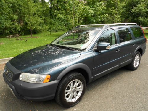 2007 volvo xc70 awd fully loaded**bluetooth system,parking sensors, towing pack.