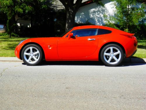 2009 pontiac solstice  coupe convertible (kind of like saturn sky)