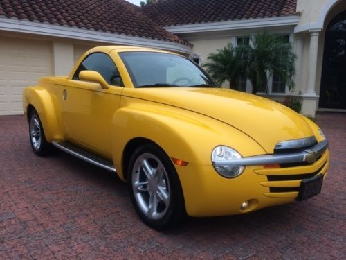 2004 chevrolet ssr chevy super sport 14k miles 1-owner leather wood