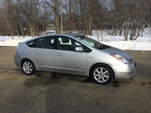 2008 toyota prius * electric/hybrid * up tp 60 mpg * back up camera * no reserve