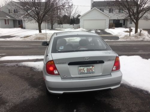 2003 hyundai accent mint cond economy 4 cyl car only 90k miles manual